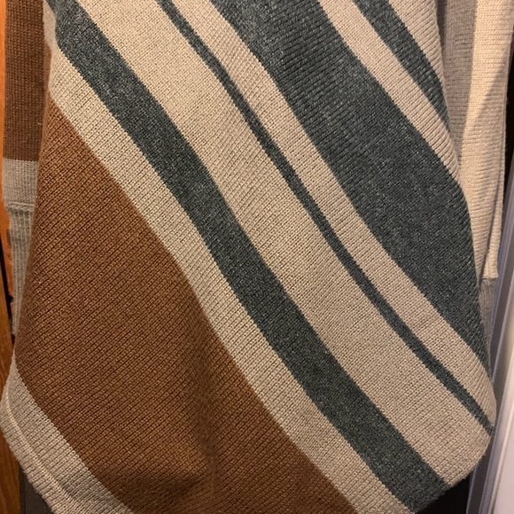 NWOT Dress Barn Poncho - Picture 8 of 12